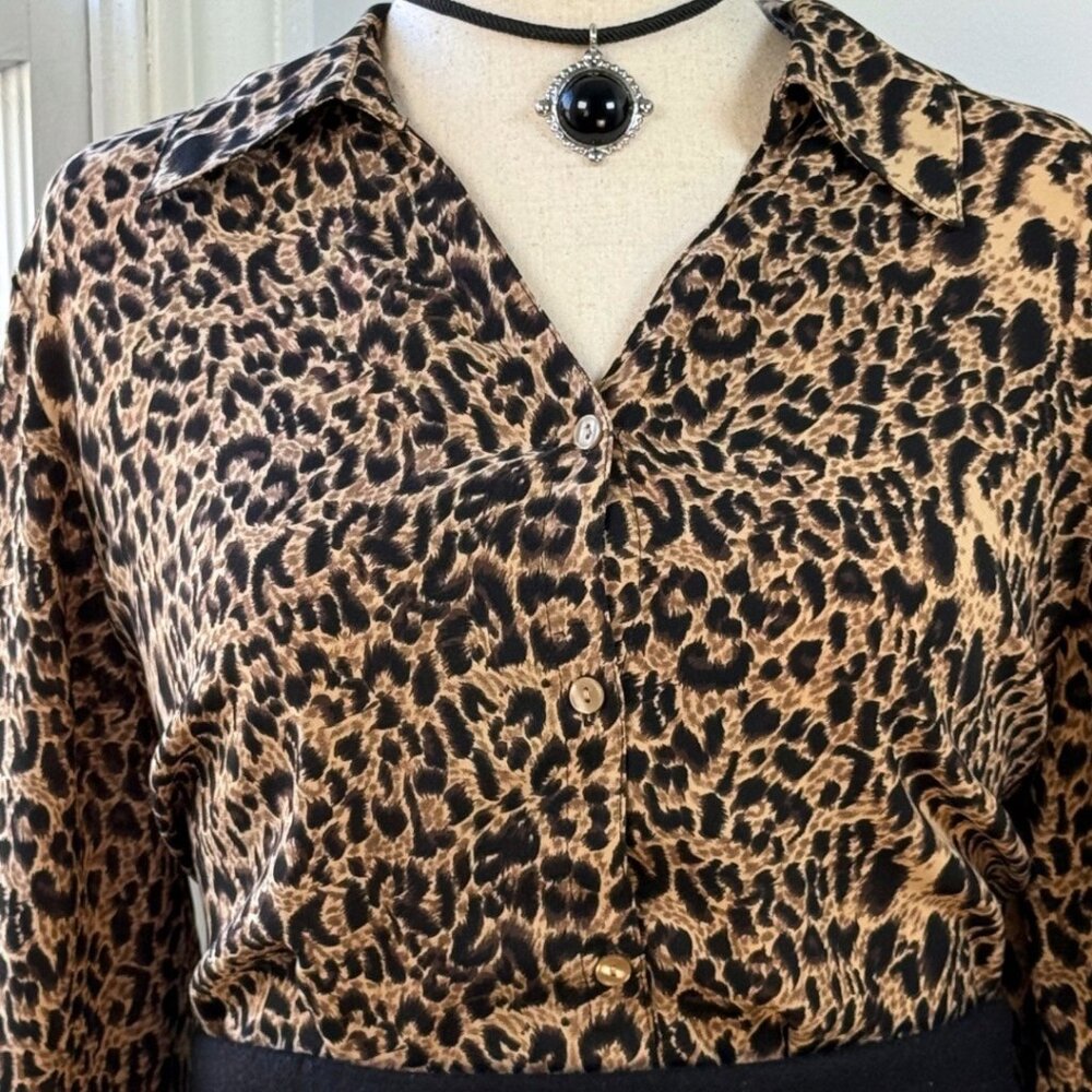 Leopard Print Collared Long Sleeve Button Up Shirt Plus Size 16W Mobwife Office - Picture 4 of 12